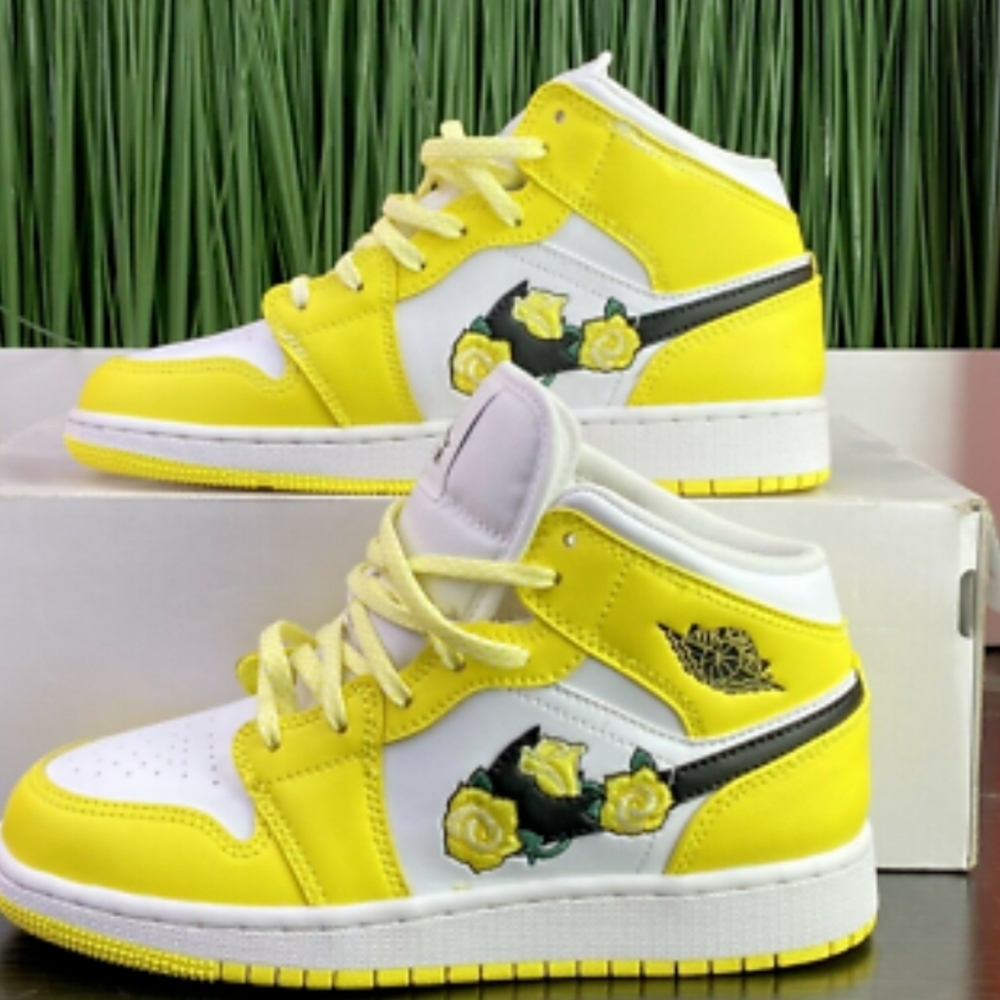 Air Jordan 1 mid Dynamic Yellow